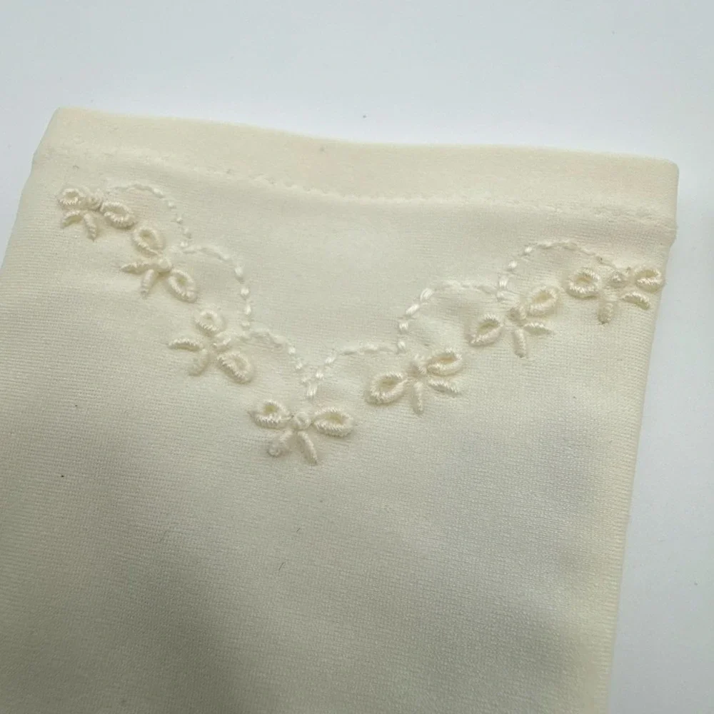 Vintage 1960s 1970s ARIS Hands Beautiful Ivory Dress Gloves Embroidered One Size